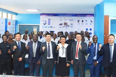 FHS Associate Dean Postgraduate Research and Training Prof. Evelyn Wagaiyu with Wondfo Biotech Senior Vice President Mr. Zaping Xha, Vice President Mr. Wenjie Xu, Global Technical Director Mr. Leo Xu, Dr. Parmenas Okemwa and Dr. Francis Wanyama at the Wondfo Training Center